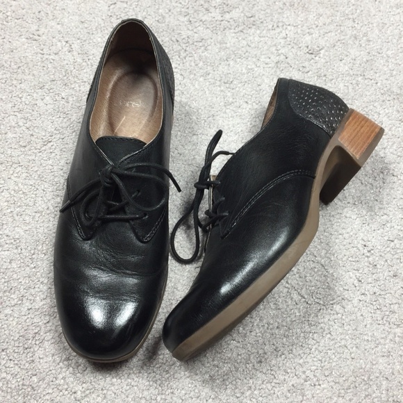 dansko women's oxfords